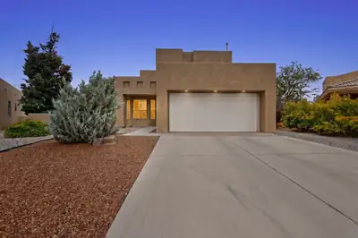 1101 Via Tomas NE, Albuquerque 