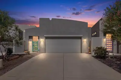 1654 Tierra Verde Loop NW, Los Lunas
