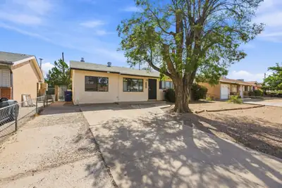 308 Espejo Street NE, Albuquerque