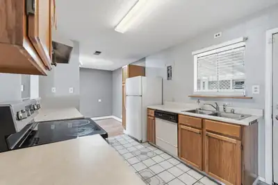 308 Espejo Street NE 