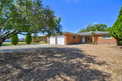 705 Truman Street NE, Albuquerque