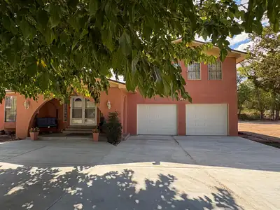 701 Pleasant Place, Bosque Farms