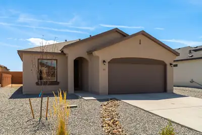 14 Avenida Merida, Los Lunas