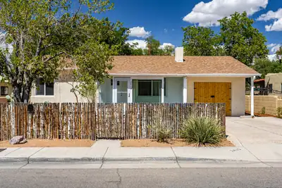 2419 Floral Road NW, Albuquerque