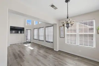 1139 Avenida Las Vistas NW 