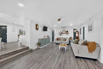 1103 N Mesa Road 