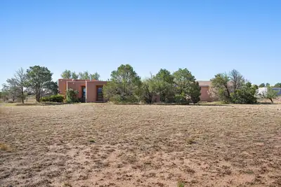 15 Lacy Road, Edgewood