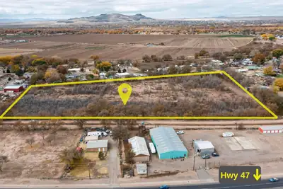 6 Roberts Circle, Los Lunas 