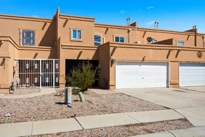 2944 Quail Pointe Drive NW 