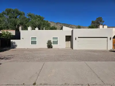 2832 Palo Verde Drive NE, Albuquerque
