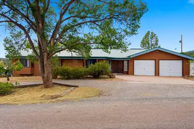29 Corte De Canoncito, Cedar Crest