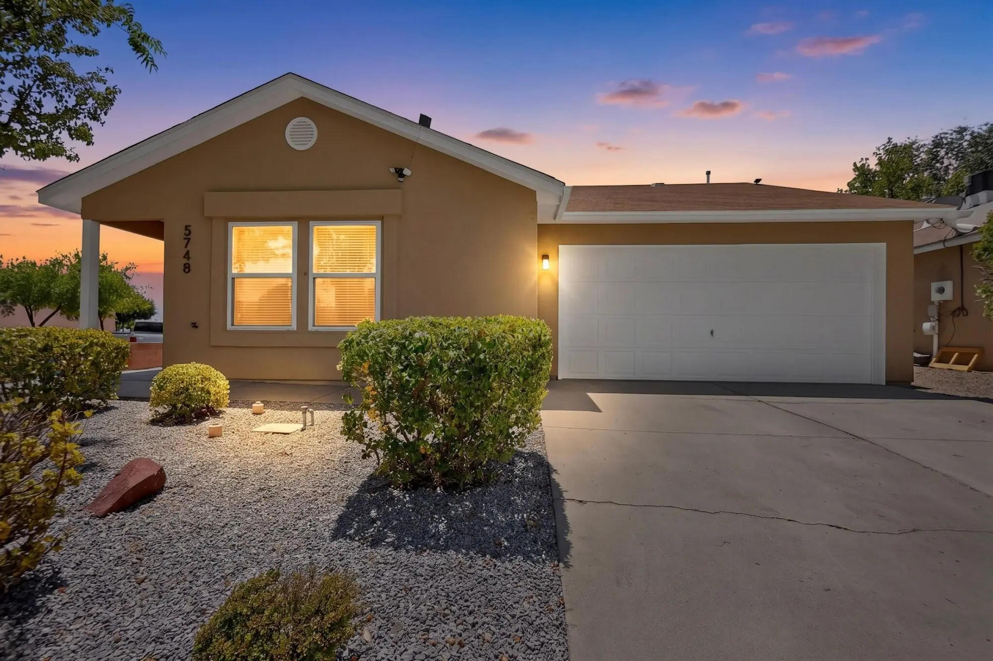 5748 Pinon Flats Road NW