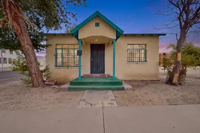 121 Arno Street SE, Albuquerque