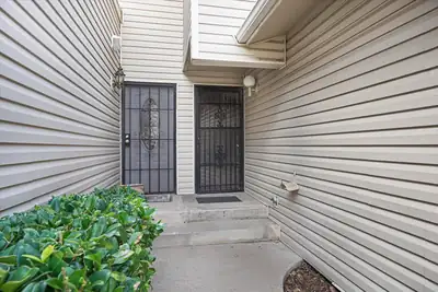 16 Westlake Drive NE 