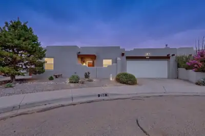2212 Calle De Silverio SW, Los Lunas