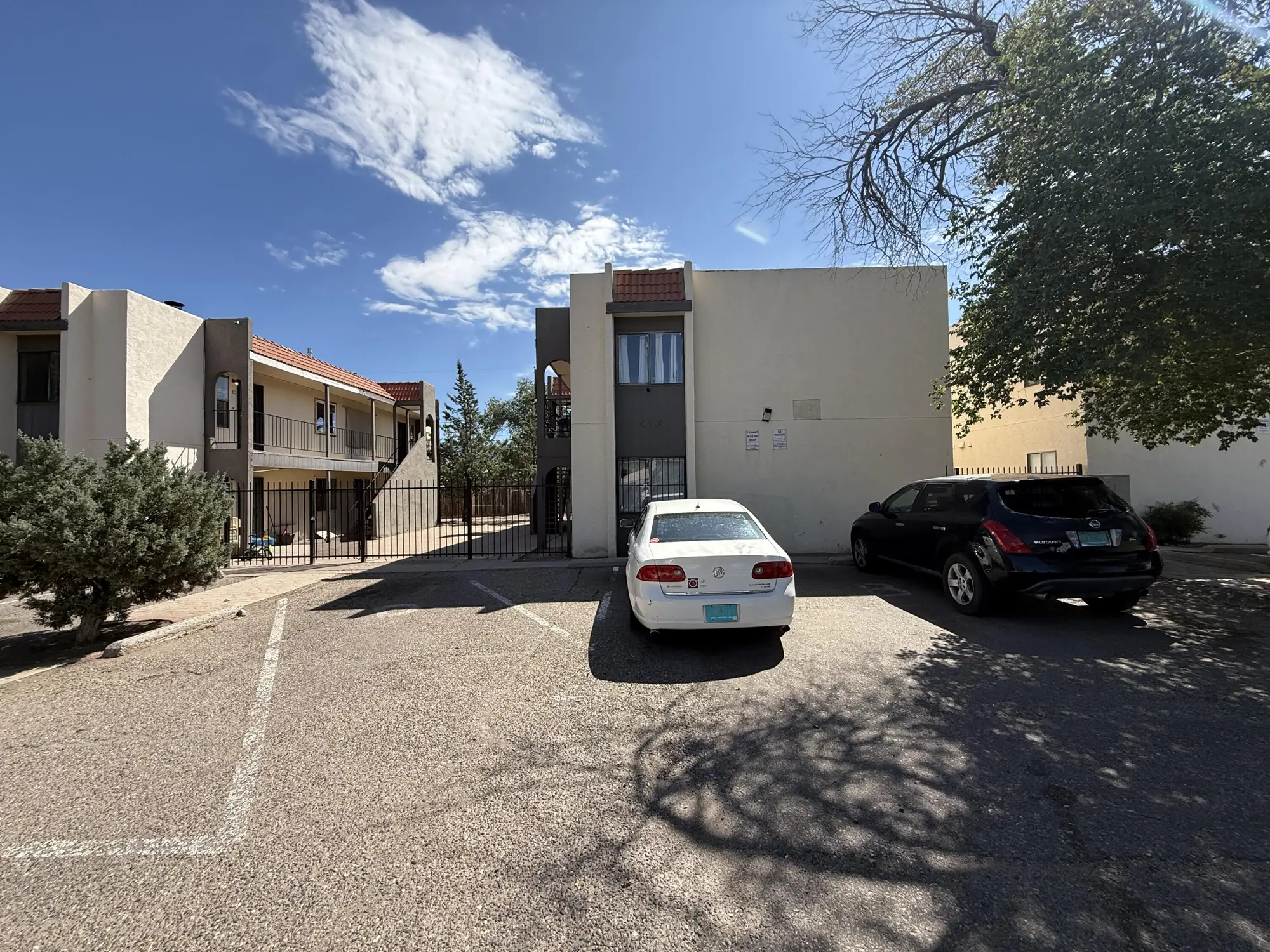 536 Palomas Drive SE