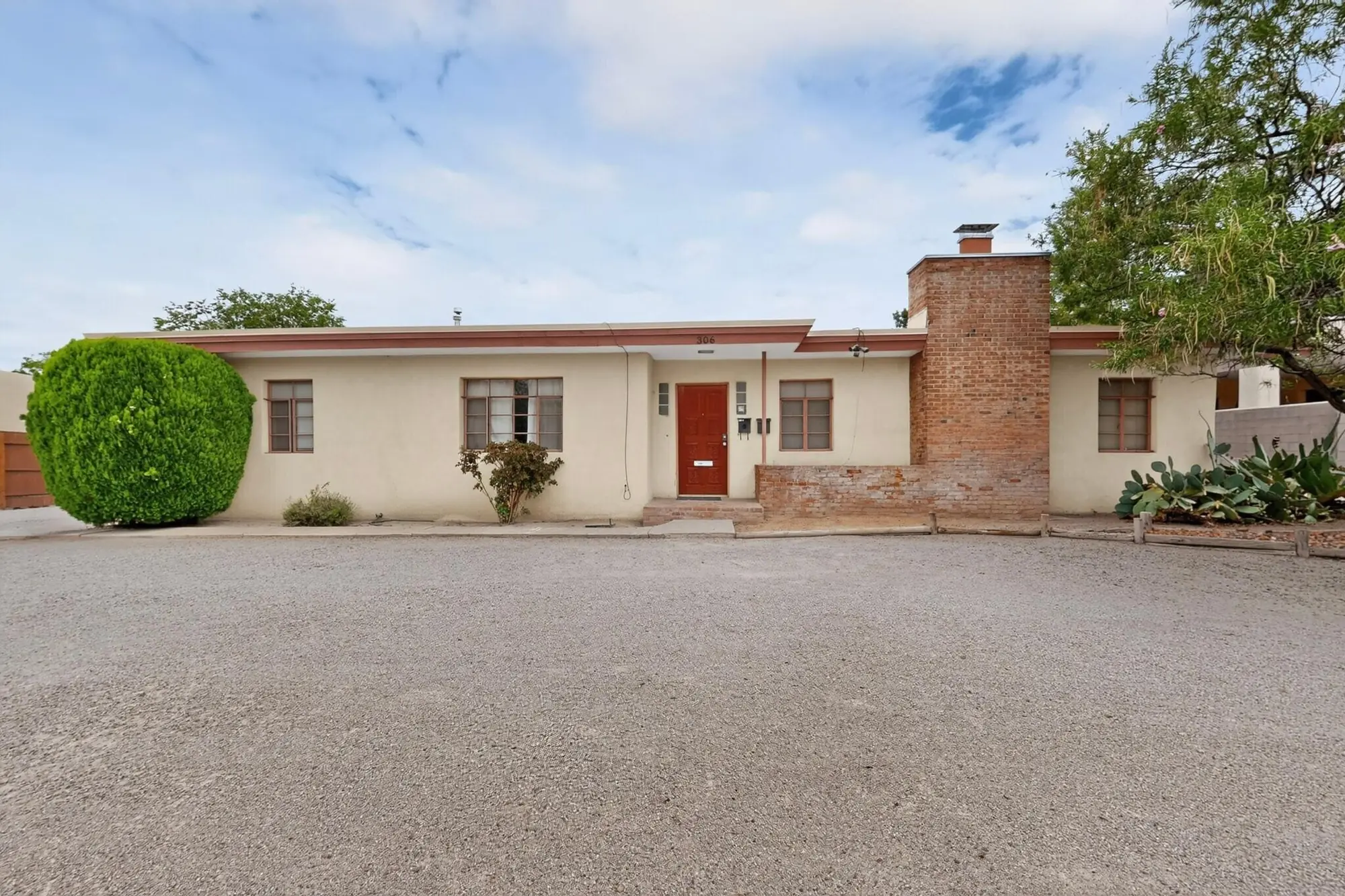306 Carlisle Boulevard SE