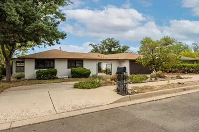 1117 Sagebrush Trail SE, Albuquerque