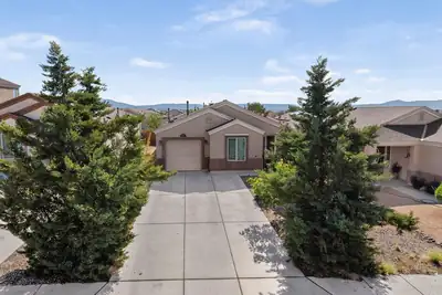 2826 Merlot Drive SW, Albuquerque