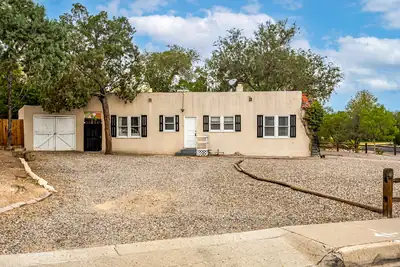 3518 Campus Boulevard NE 