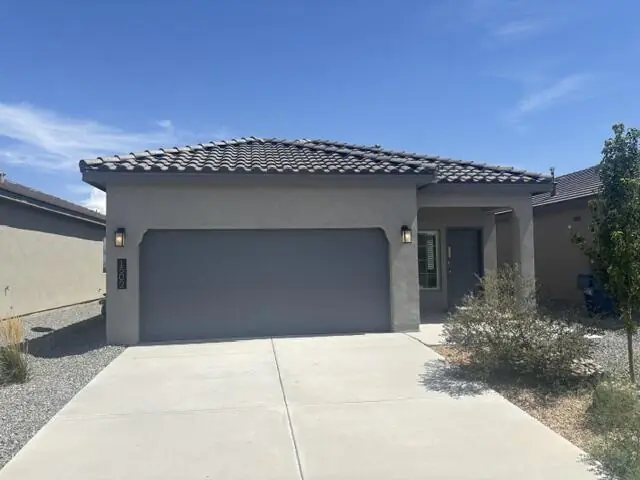 1502 Calle Oeste NW