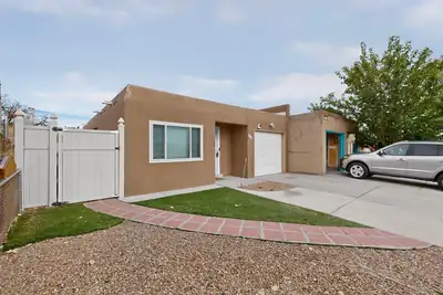 3412 Abbey Court NW 