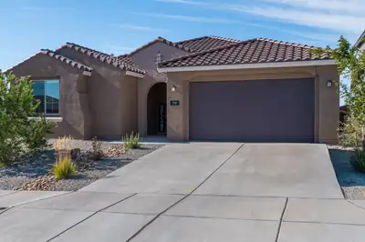 700 Cuarzo Road SE, Rio Rancho