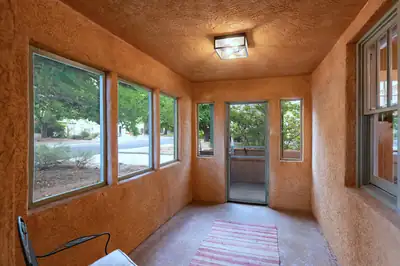 415 Amherst Drive NE, Albuquerque, NM 87106 