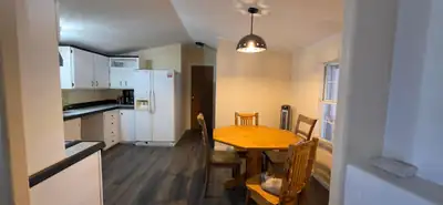 8 Aztec Road 