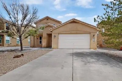 2518 Camino Catalonia SE, Albuquerque 