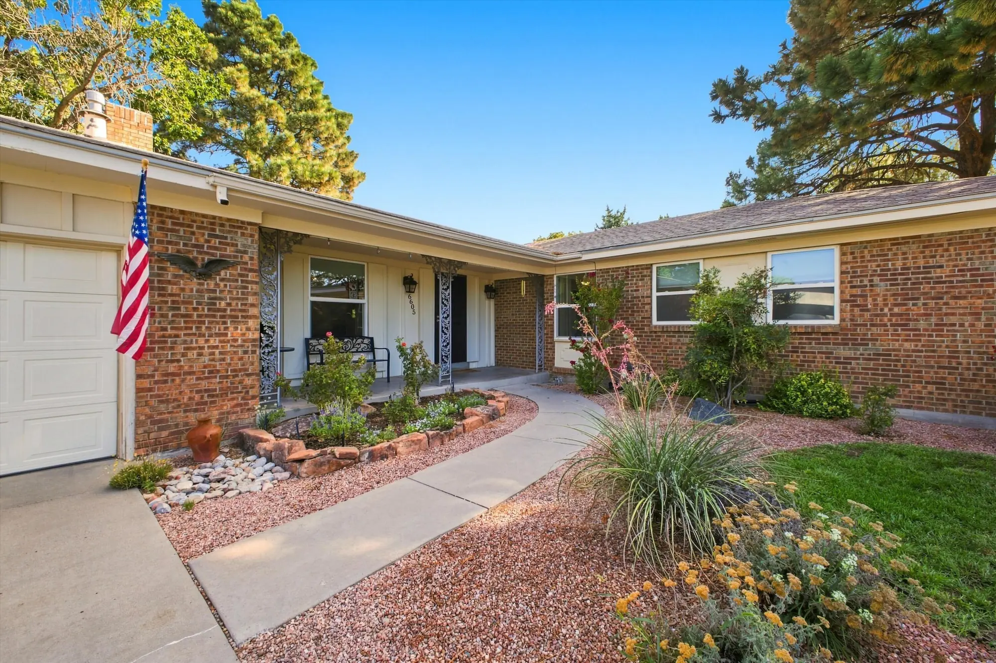6605 Arroyo Del Oso Avenue NE