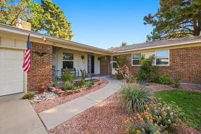 6605 Arroyo Del Oso Avenue NE, Albuquerque