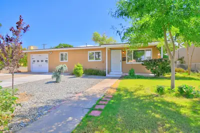 3112 Valencia Drive NE, Albuquerque