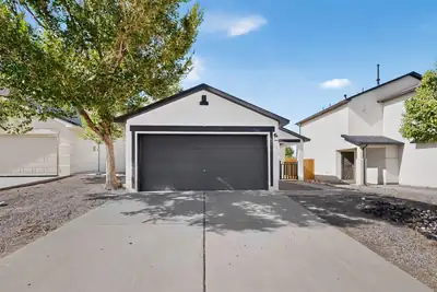 9715 Desert Pine Avenue SW, Albuquerque