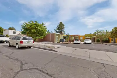1116 Nakomis Drive NE, Albuquerque 