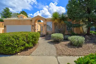 5512 Avenida Cuesta NE, Albuquerque