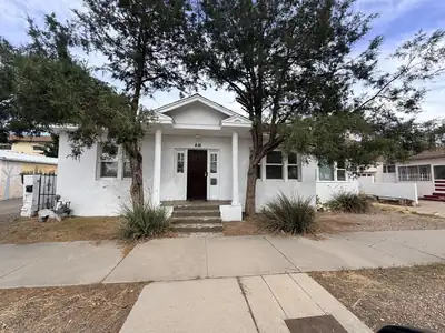 816 6th Street NW, Albuquerque