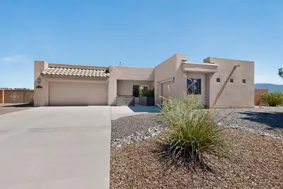400 Holt Court NE, Rio Rancho 