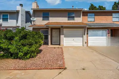 11907 Gable Lane NE 