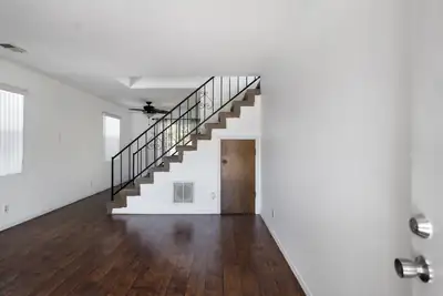 11907 Gable Lane NE 