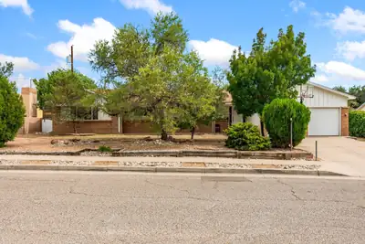 9012 Lagrima De Oro Road NE, Albuquerque
