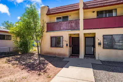 143 Espejo Street NE, Albuquerque 