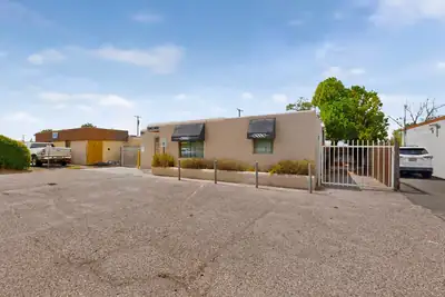 2907 San Mateo Boulevard NE, Albuquerque, NM 87110 