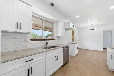 1670 Murray Loop 