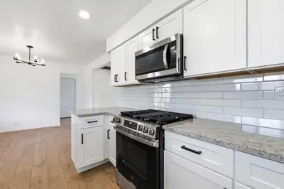 1670 Murray Loop 