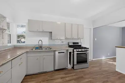 10708 Bellamah Avenue NE, Albuquerque, NM 87112 