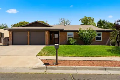 5410 Edwards Drive NE, Albuquerque