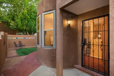 3036 Sombra Del Rio NW 