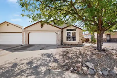 1142 Pandora Drive SW, Los Lunas