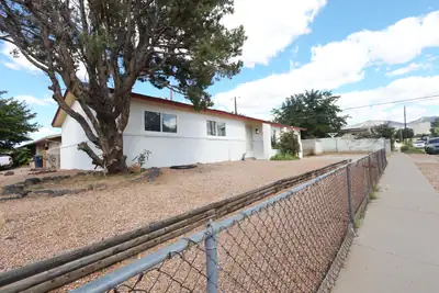 700 Tomasita Street NE, Albuquerque, NM 87123 